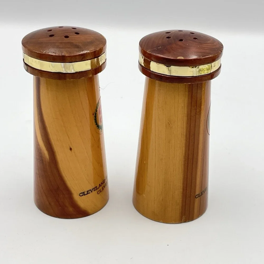 Vintage 1960s Wooden Salt‎ & Pepper Shakers Cleveland Hopkins Airport Ohio